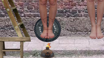 EAST LADDER STOOL FEET 040.JPG