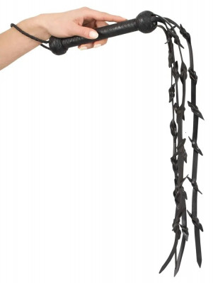 leren-flogger-met-knopen-zado-hand.jpg