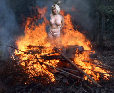 she_was_caught_naked____by_lowensprung-dcnwqv0.jpg