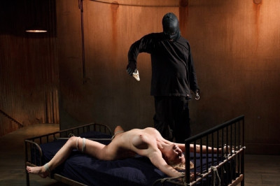 mask3_35207_Cherie_DeVille_038_e7touch-a_InP.jpg