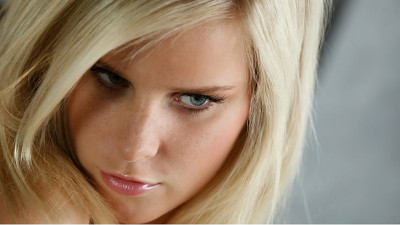 green-eyes-miela-a-women-face-wallpaper-preview.jpg